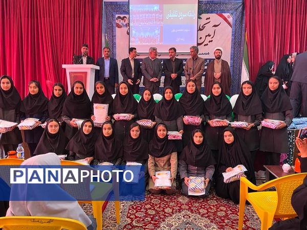 تجلیل ازبرگزیدگان مسابقات شهرستان خلیل آباد