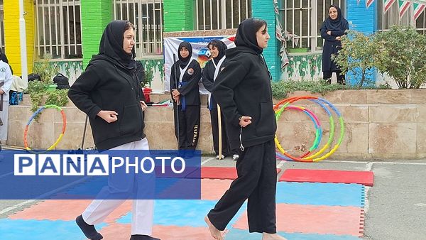 المپیاد ورزشی درون مدرسه‌ای در دبیرستان فاطمیه‌ ناحیه یک کرج