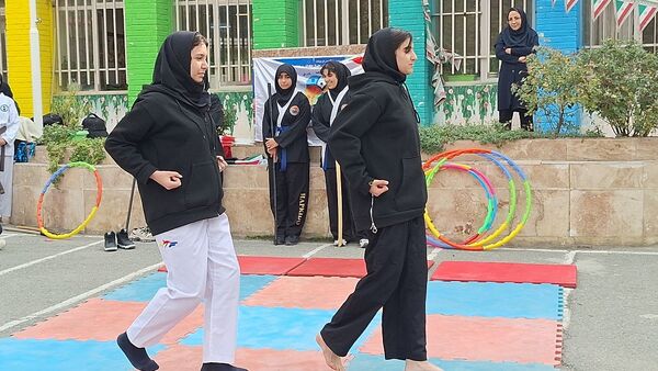 المپیاد ورزشی درون مدرسه‌ای در دبیرستان فاطمیه‌ ناحیه یک کرج