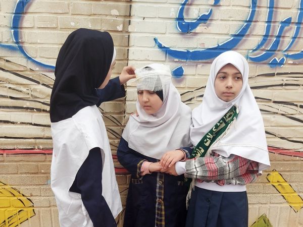 بیست و ششمین مانور زلزله در دبستان شهیدان فاضل الحسینی ۱