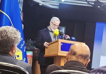 تجلیل از نقش سردار آسودی در توسعه تبلیغات دفاع مقدس