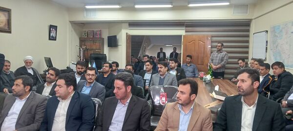 بازدید میدانی دادستان انتظامی قضات در کوهدشت و دیدار با کارکنان و خانواده شهدا
