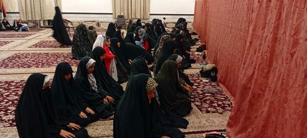 نماز جماعت در شب میلاد حضرت علی(ع) در خلیل آباد