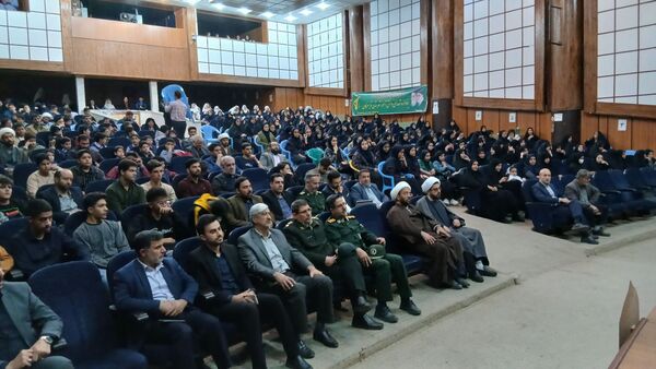سی‌ودومین اجلاس سراسری نماز و یادواره شهدای دانش‌آموز در تویسرکان 