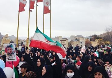 خرم‌آباد در ۲۲ بهمن روایت قدم‌هایی که با هم یکی شدند
