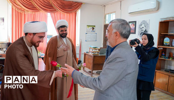 بازدید مدیرکل آموزش و پرورش خراسان رضوی از حوزه معاونت پرورشی و فرهنگی 