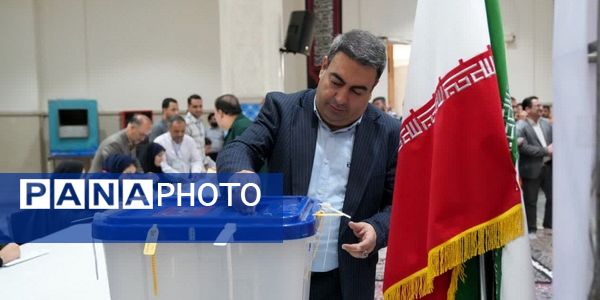 حضور پرشور مردم محمدشهرکرج‌ پای صندوق رای 