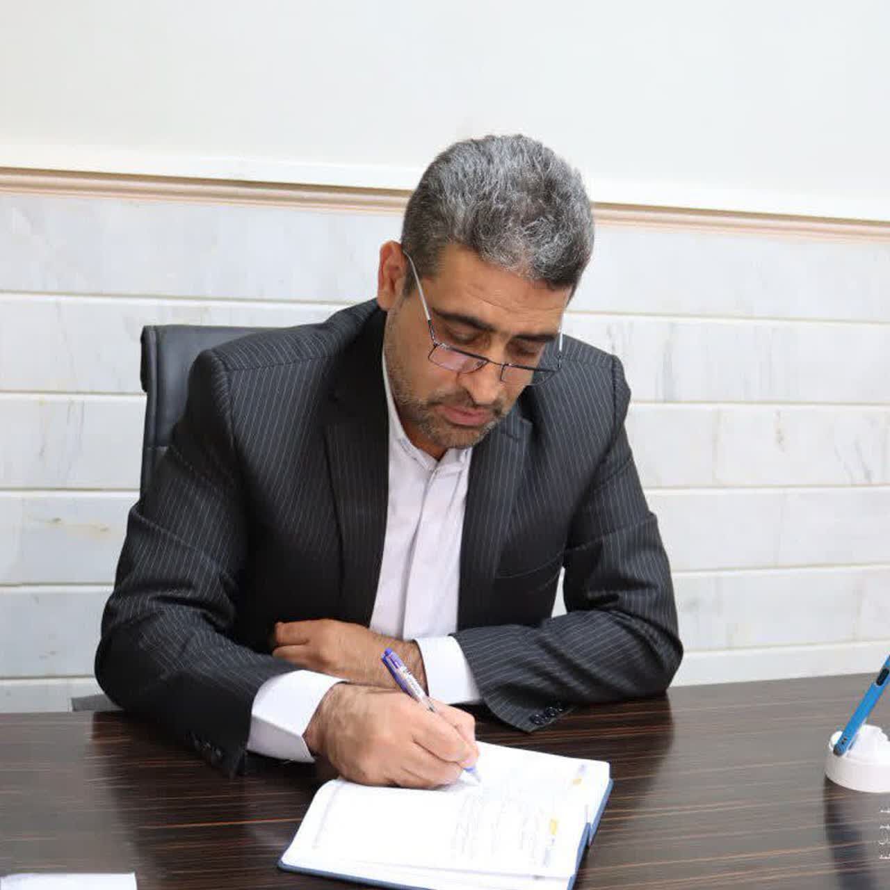 کانون های فرهنگی و تربیتی نمادهایی درخشان از تلاش برای پرورش نسلی خودساخته هستند