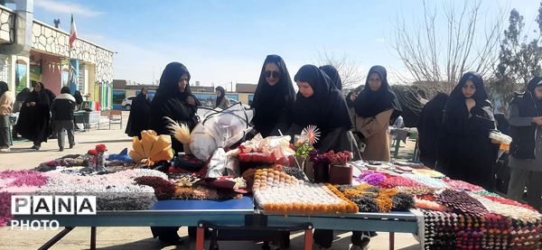 بازارچه دانش آموزی در دبیرستان حاج مهدی روحانی خلیل آباد
