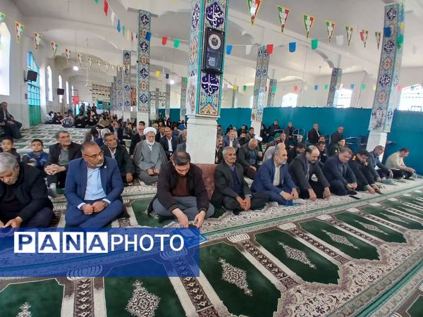 حضور در نماز جمعه، نشانه اتحاد و همبستگی 