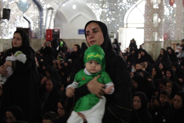 مراسم شیرخوارگان حسینی در اصفهان