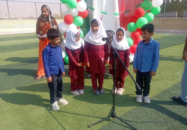 جشن دهه فجر در روستای لاور فین