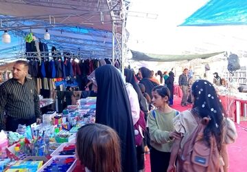 نمایشگاه مهر لردگان رنگین‌کمانی از فرهنگ و هنر