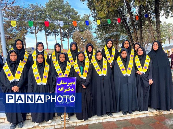 راهپیمایی ۲۲بهمن در شهرستان کاشمر با حضور پر رنگ مردم برگزار شد 
