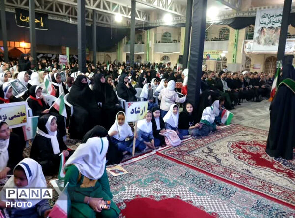 مراسم چهلم رهبر شهید انقلاب و دانش‌آموزان مدرسه شجره طیبه میناب در خاتم