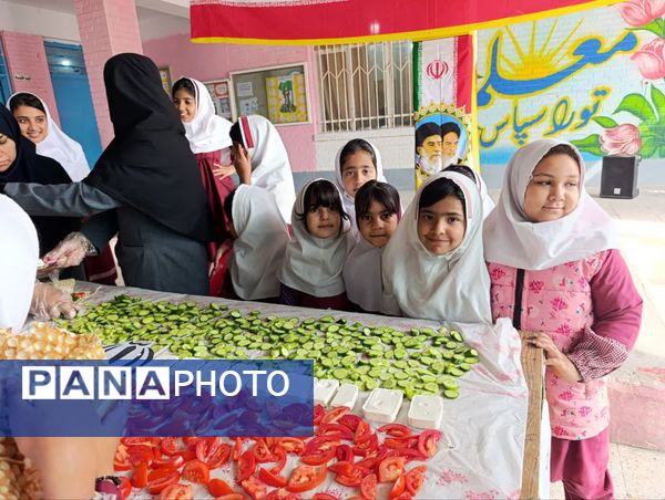 مراسم «صبحانه سالم»  در دبستان دخترانه شهید ابراهیم تنیده بندرعباس