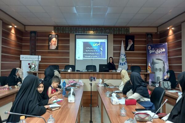 دوره آموزشی مجری‌شو، با موضوع لحن و حس