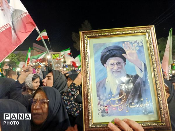 تداوم حضور پرشور مردم سرخس در تجمعات شبانه مردمی در آستانه میلاد امام رضا«ع»
