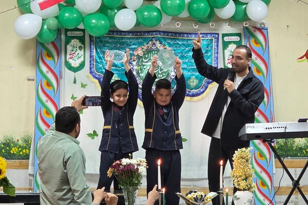 جشن میلاد با سعادت حضرت مهدی موعود(ع)در دبستان حاج همت بهارستان ۲