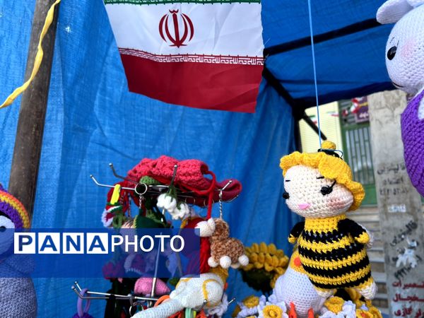 بازارچه دهه فجر در شهرک ینگی امام ساوجبلاغ 