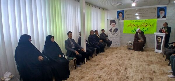 دیدار تعاونی‌گران شهرستان خلیل‌آباد با امام جمعه در هفته تعاون