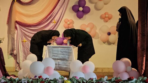 لحظه‌های متفاوت روز پرستار و ولادت حضرت زینب (س) در دبیرستان دخترانه طلیعه شاهد