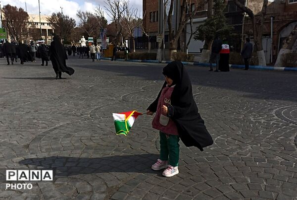 تجدید‌ میثاق‌ مردمان‌ غیور‌ تبریز‌ در‌ تشییع‌ پیکر‌ شهدای اقتدار