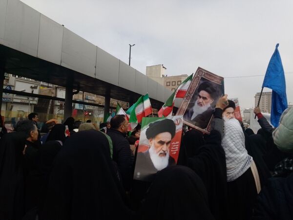 مشهد الرضا شاهد غوغا مردم در راهپیمایی ۲۲ بهمن شد