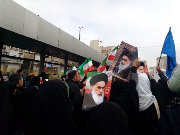 مشهد الرضا شاهد غوغا مردم در راهپیمایی ۲۲ بهمن شد