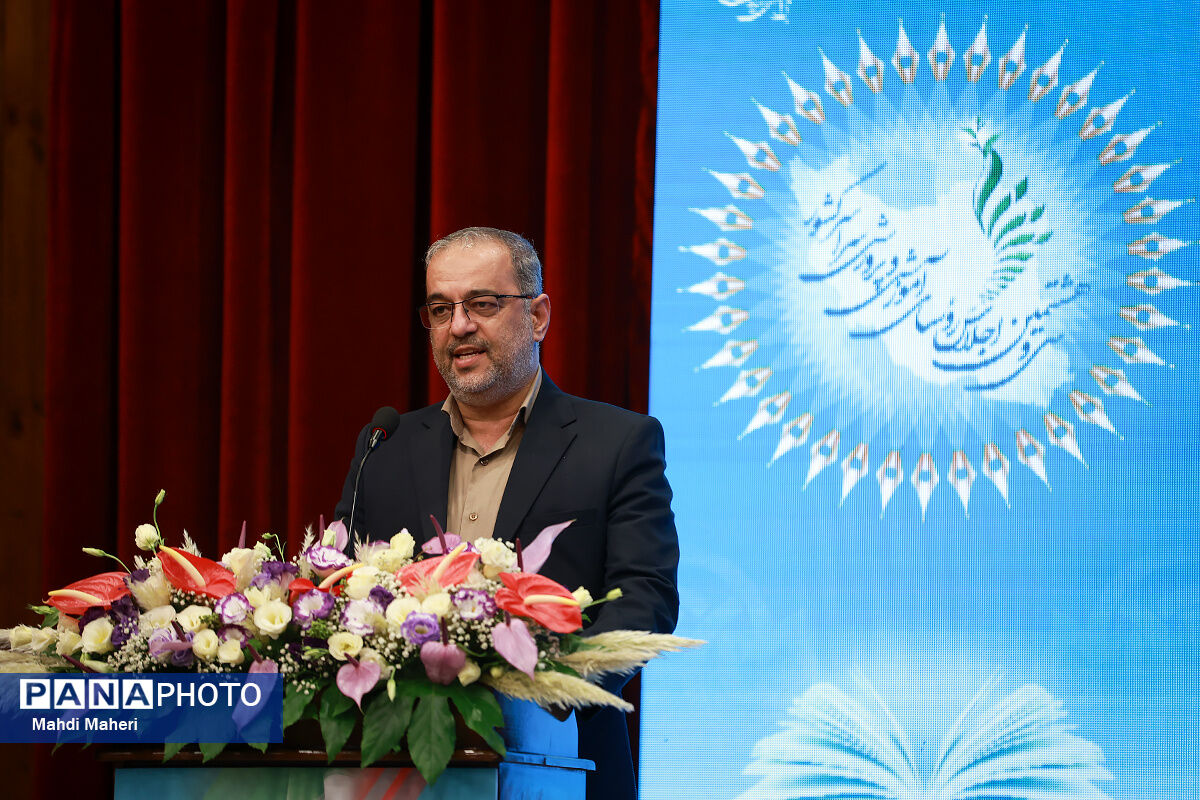 به‌کارگیری هرگونه نیروی آزاد بدون مجوز گزینش ممنوع است