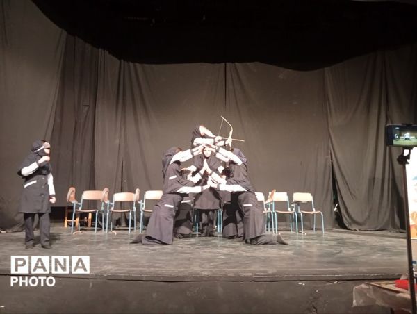 رقابت دانش‌آموزان در بخش هنرهای نمایشی جشنواره «فردا»