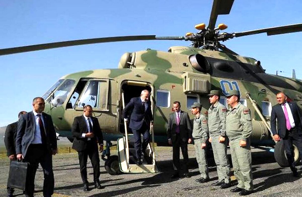 فرود اضطراری بالگرد نخست وزیر ارمنستان