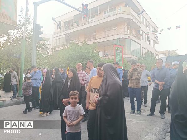 اردوی زیارتی دانشجومعلمان قم در مرقد امام و بیت رهبر شهید