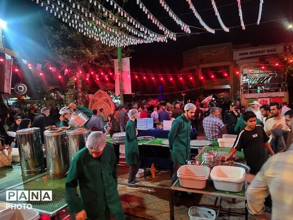 خدمت‌رسانی چایخانه حضرت زهرا(س) در دویست‌ و شانزدهمین شب اجتماعات نیشابور