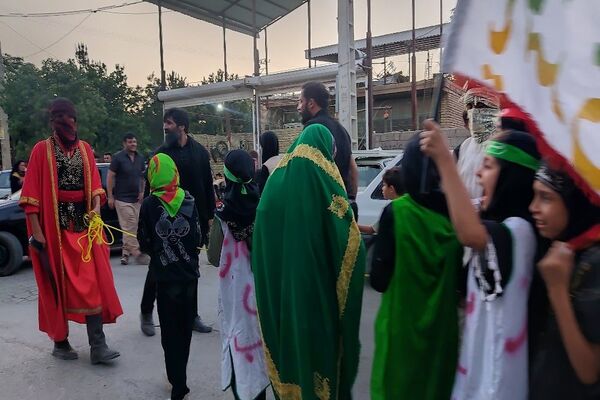 مراسم نمادین آتیش زدن خیمه ها در عصر روز عاشورا در شهر بار