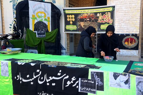 مراسم عزاداری حضرت زهرا (س) در دبیرستان دخترانه هیأت امنایی پویش ناحیه ۳شیراز 
