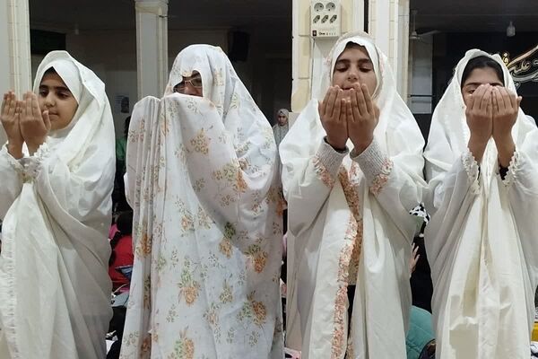مراسم معنوی اعتکاف در مسجد الزهرا(س) قیامدشت