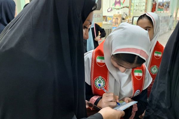  افتتاحیه‌ پایگاه تابستانی و برگزاری طرح حامی در مدرسه هدی ۱