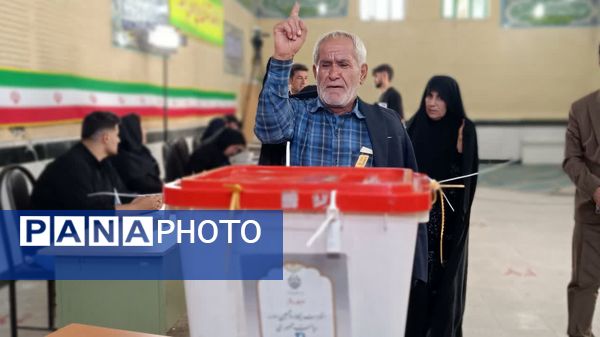 حضور مردم  یاسوج پای صندوق‌های رأی