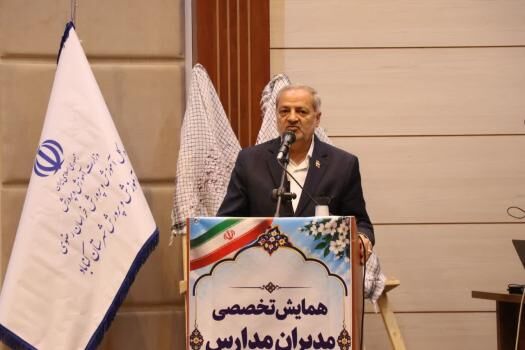 مدرسه تراز،الگوی نوین حکمرانی در نظام تعلیم و تربیت است‌/بازنگری ۹۵۰ عنوان کتاب درسی در افق هشت‌ساله