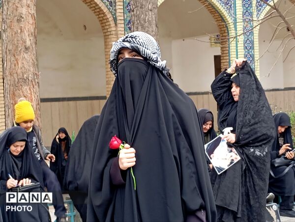وداع با پیکر مطهر شهید فرشاد بنام در گلزار شهدا نیشابور 