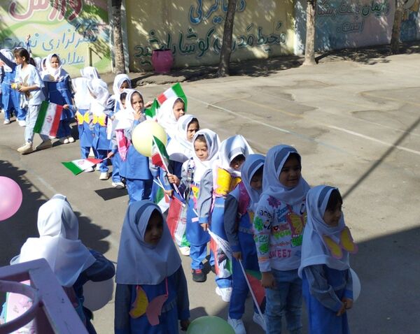 مراسم جشن شکوفه‌ها در ناحیه یک زنجان