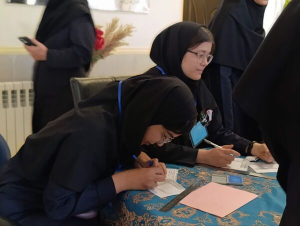 انتخابات مدرسه‌ای در دبیرستان هیات امنایی مطهره گالیکش