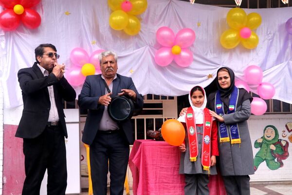 کارناوال شادی سازمان دانش‌آموزی به مناسبت روز دختر در دبستان پیامبر اعظم