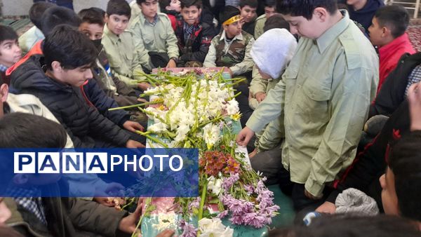 استقبال بی‌نظیر دانش‌آموزان تفرشی از قهرمانان گمنام هشت‌سال دفاع مقدس