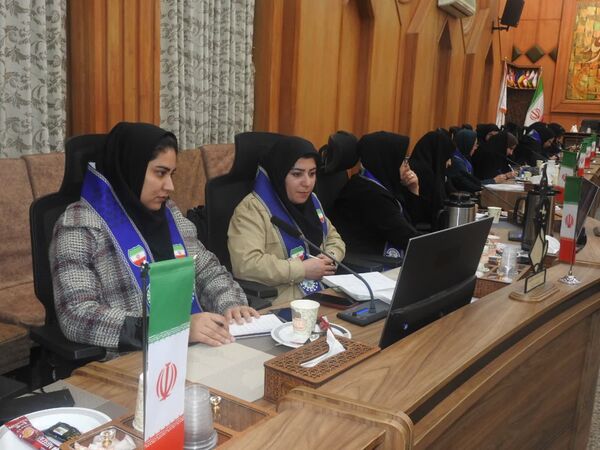 نشست هم‌اندیشی مسئولان سازمان دانش‌آموزی استان فارس روز اول