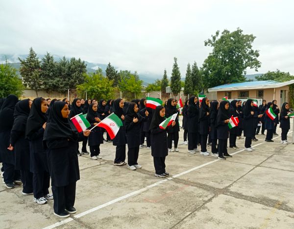 شروع سال تحصیلی جدید در دبیرستان یاران امام گلوگاه 