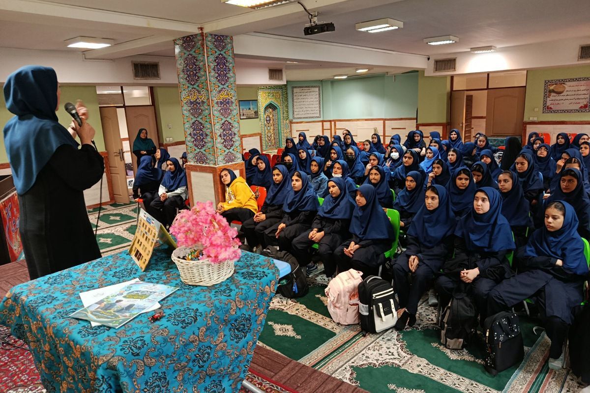جشن مهارت با شعار هر دانش آموز یک مهارت دبیرستان شاهد غدیر شهر قدس
