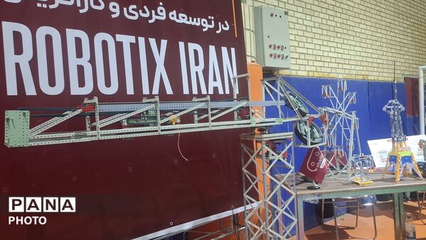 تجربه علم به زبان ساده در رویداد «شب علم» اراک