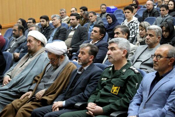 ملکان صحنه افتخارآفرینی برترین‌های کنکور ۱۴۰۴